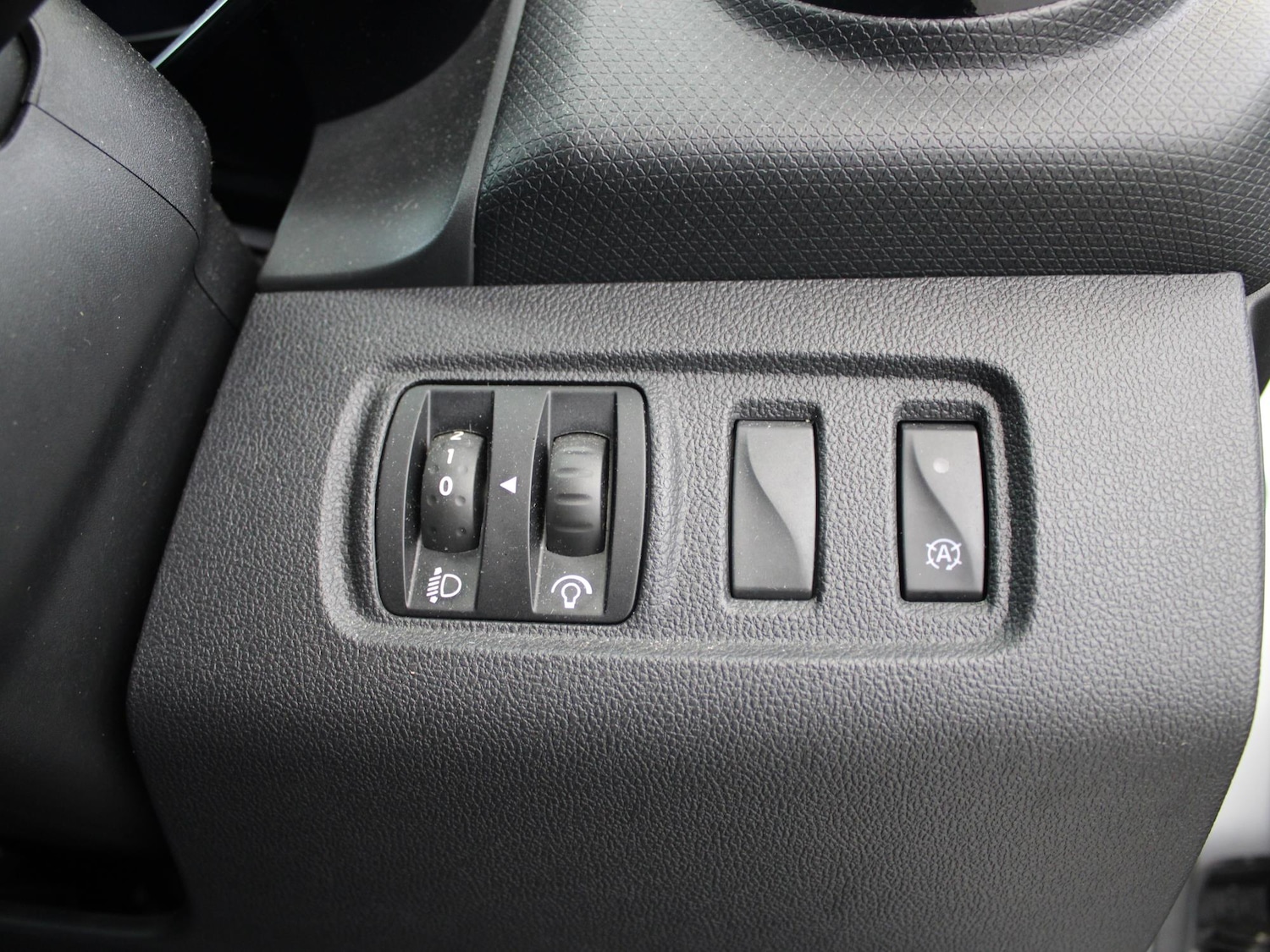 Used Renault Clio 2019 for sale - 76755378: Photo 26