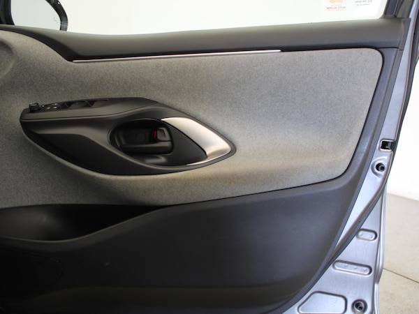 Used Toyota Yaris 2021 for sale - 76077443: Photo 21