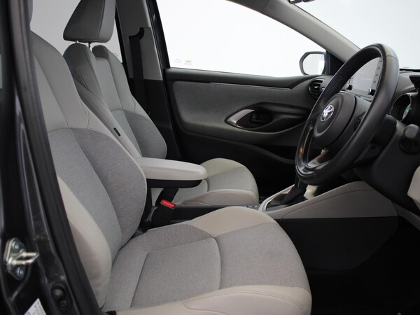 Used Toyota Yaris 2021 for sale - 76077443: Photo 8