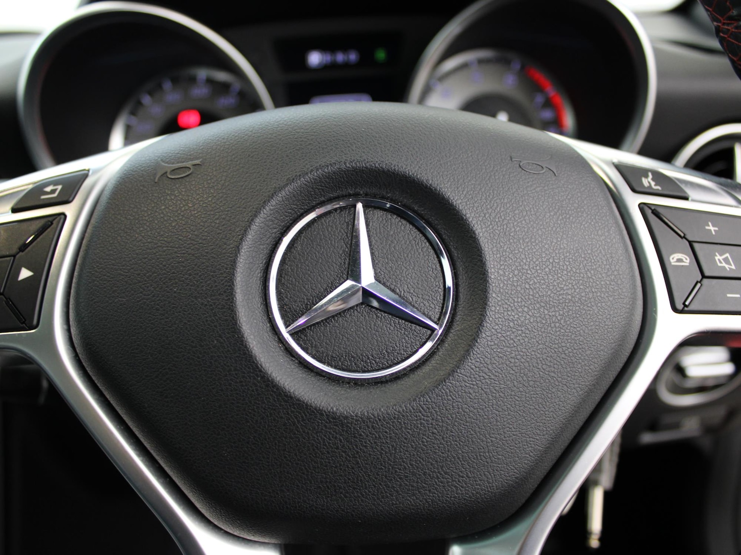 Used Mercedes-Benz SLK 2016 for sale - 76594435: Photo 21