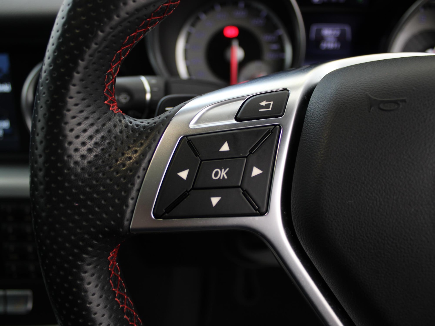 Used Mercedes-Benz SLK 2016 for sale - 76594435: Photo 22