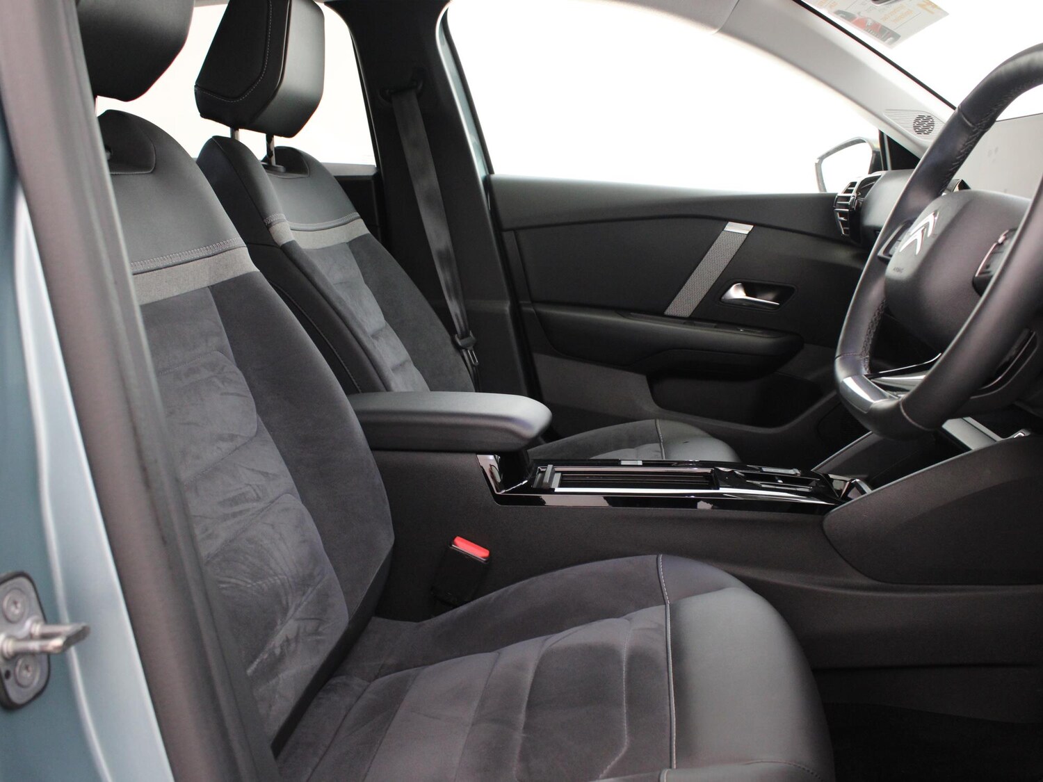 Used Citroen C4 2024 for sale - 76890204: Photo 8