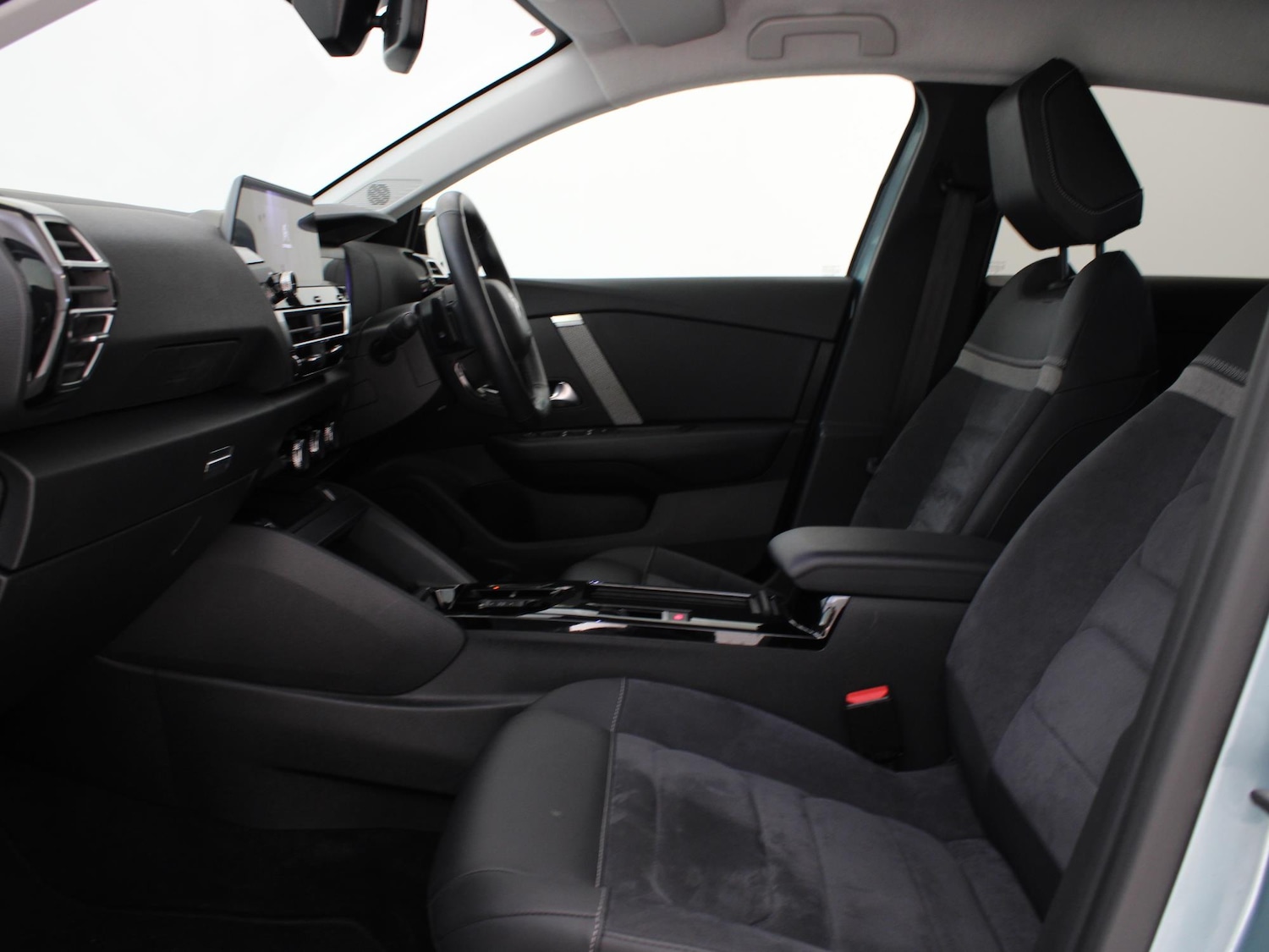 Used Citroen C4 2024 for sale - 76890204: Photo 9