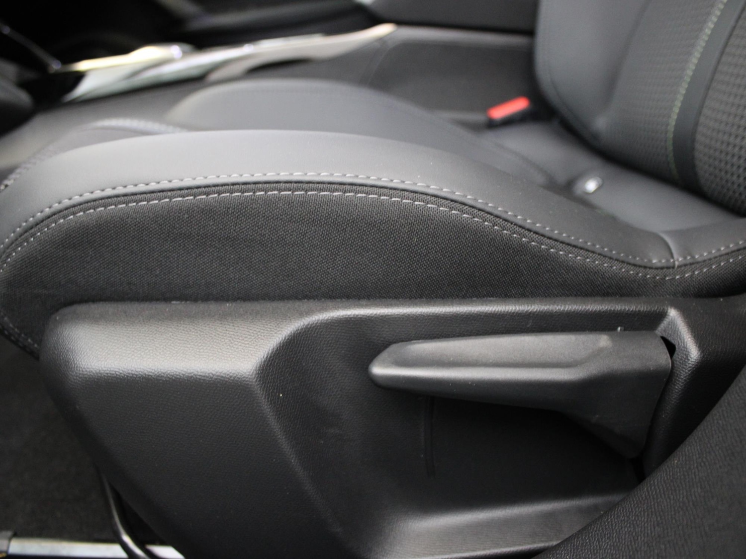 Used Peugeot 2008 2022 for sale - 76442705: Photo 12