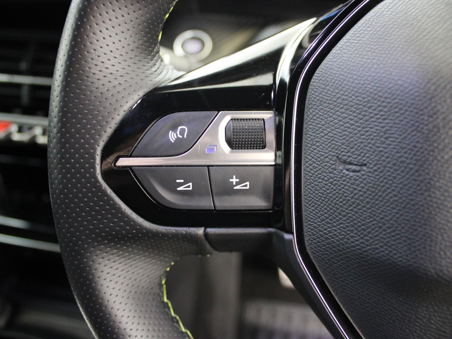 Used Peugeot 2008 2022 for sale - 76442705: Photo 30