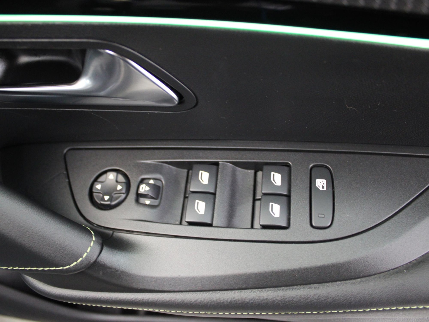 Used Peugeot 2008 2022 for sale - 76442705: Photo 35