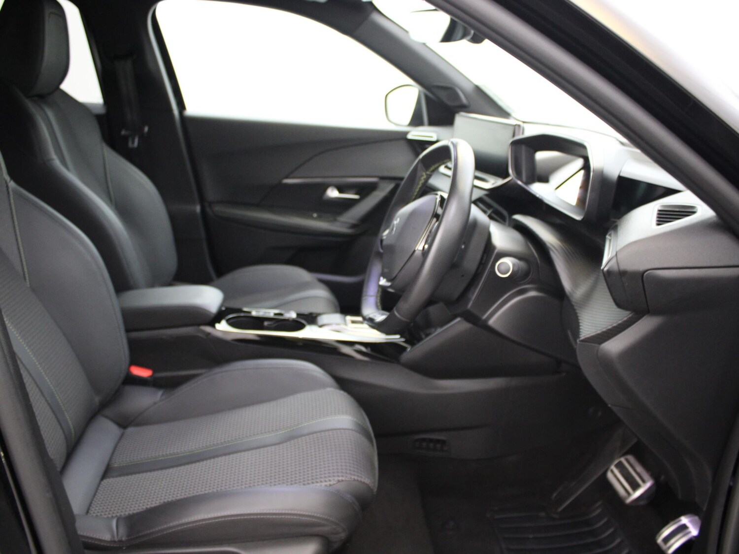 Used Peugeot 2008 2022 for sale - 76442705: Photo 9