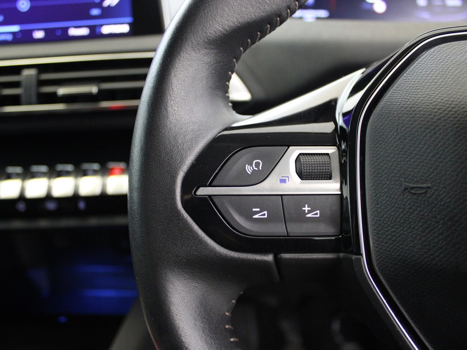 Used Peugeot 5008 2020 for sale - 76442627: Photo 27