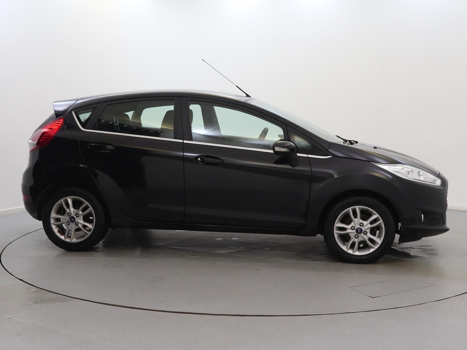 Used Ford Fiesta 2017 for sale - 76610847: Photo 8