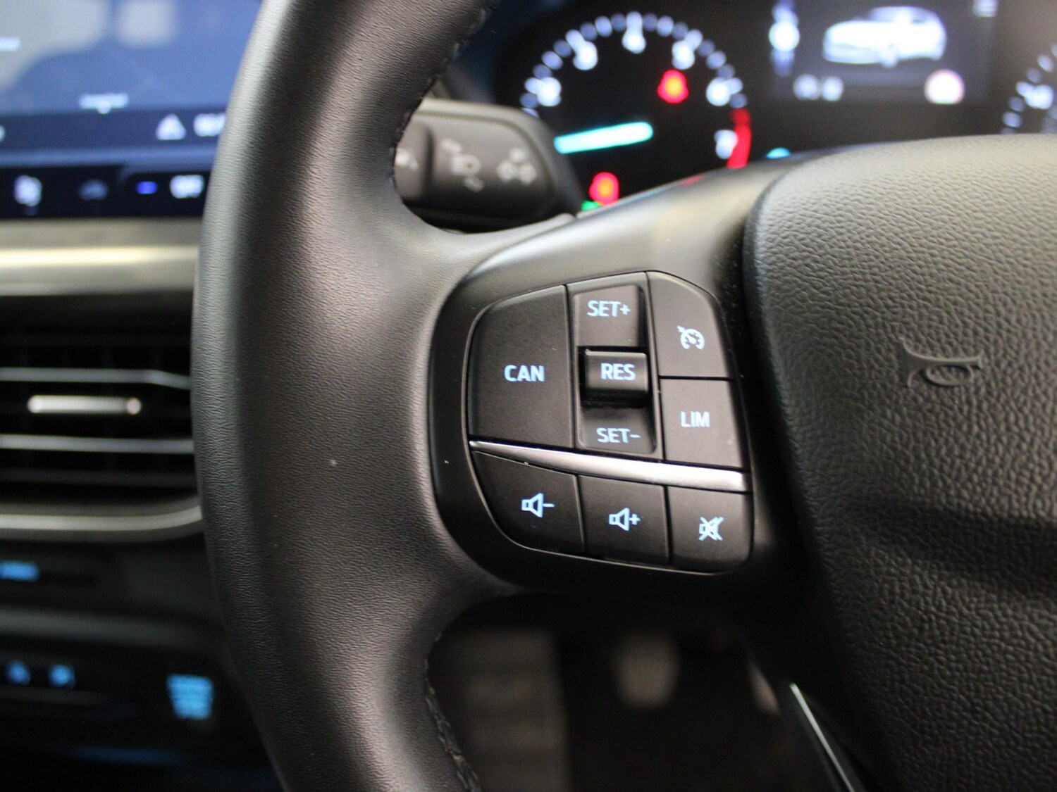 Used Ford Focus 2023 for sale - 76610987: Photo 21