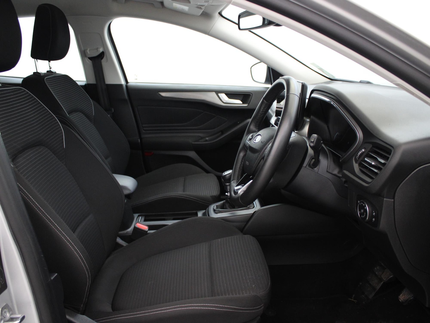 Used Ford Focus 2023 for sale - 76610987: Photo 9