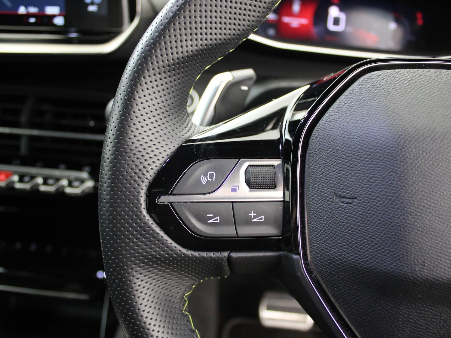 Used Peugeot 2008 2023 for sale - 77135434: Photo 29