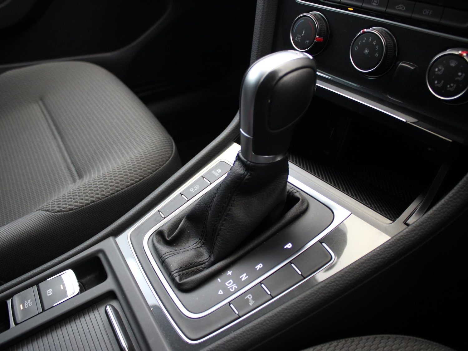 Used Volkswagen Golf 2019 for sale - 77601697: Photo 23