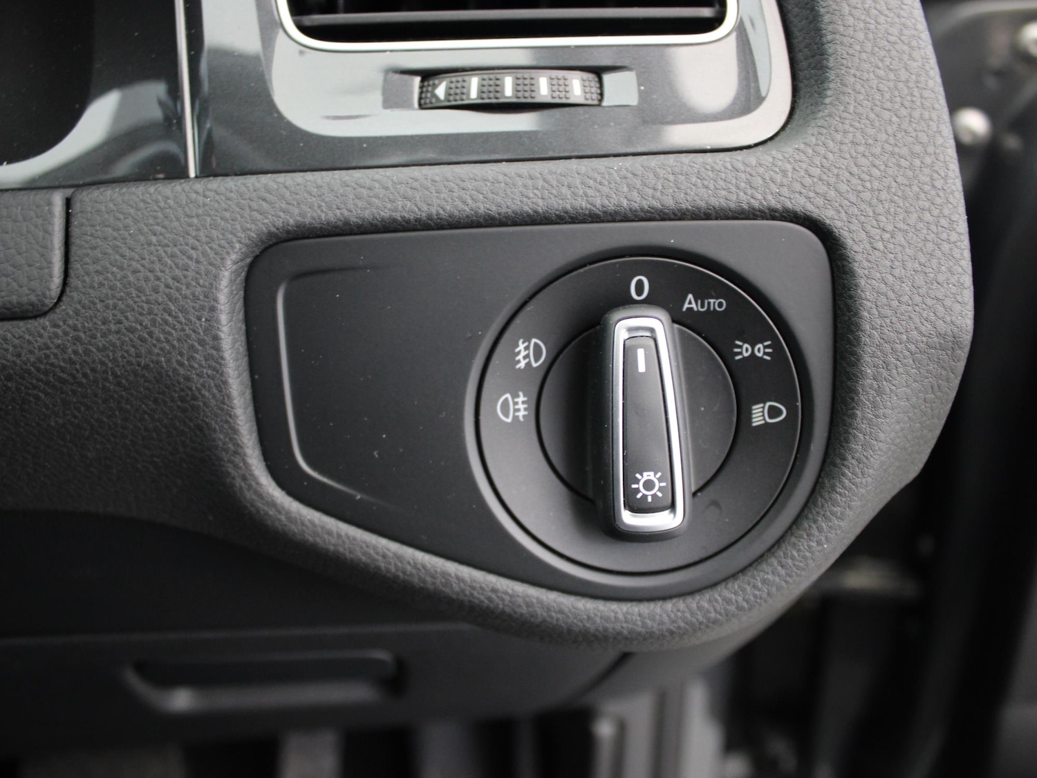 Used Volkswagen Golf 2019 for sale - 77601697: Photo 30