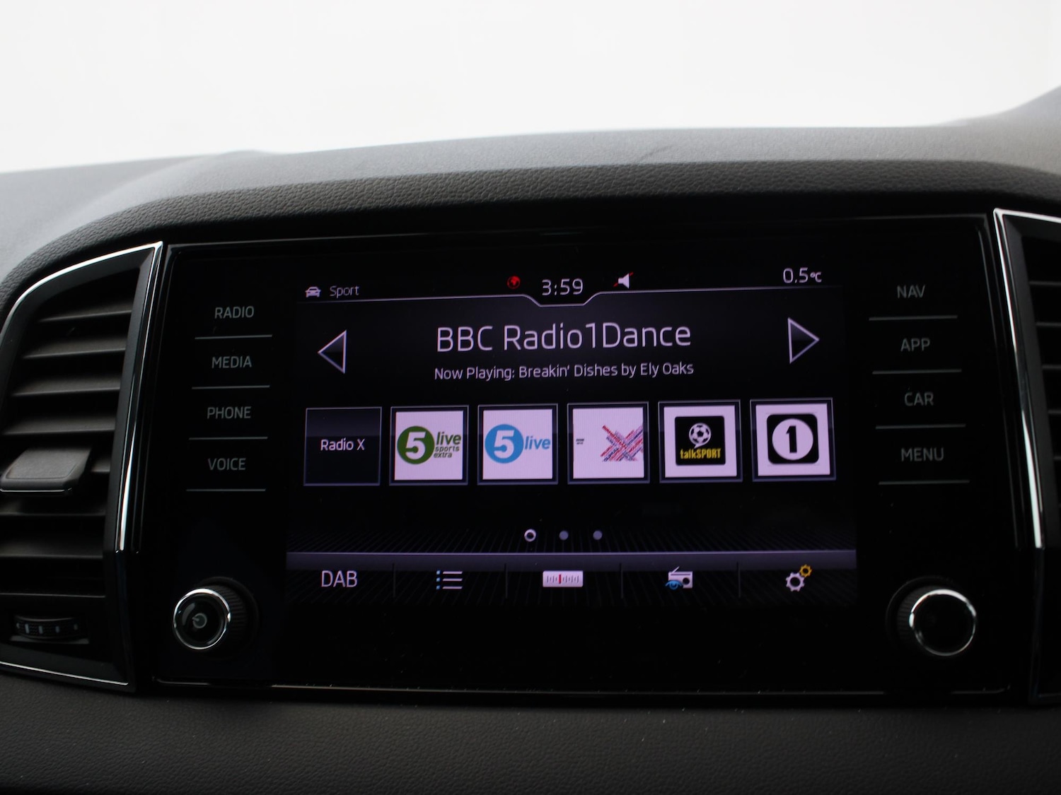 Used Skoda Karoq 2018 for sale - 77011509: Photo 15