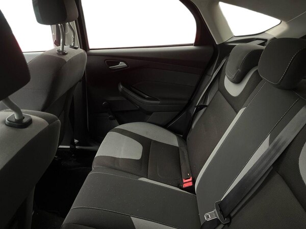 Used Ford Focus 2013 for sale - 76311064: Photo 8
