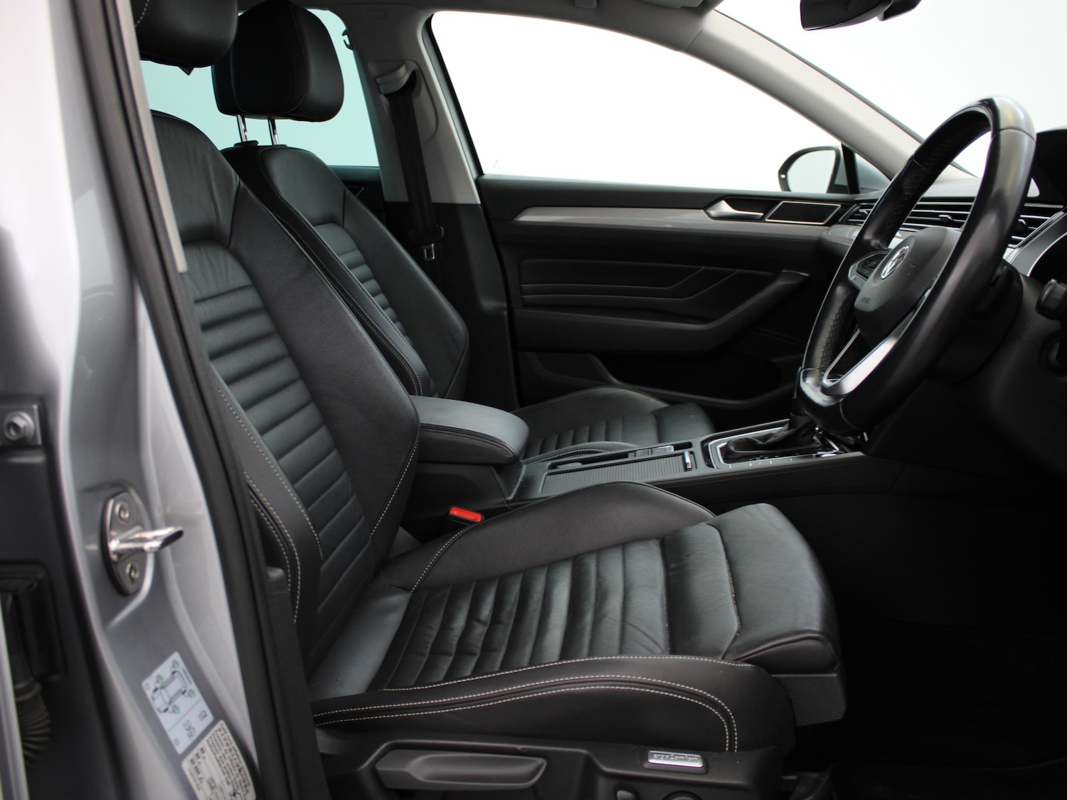 Used Volkswagen Passat 2020 for sale - 77561205: Photo 9