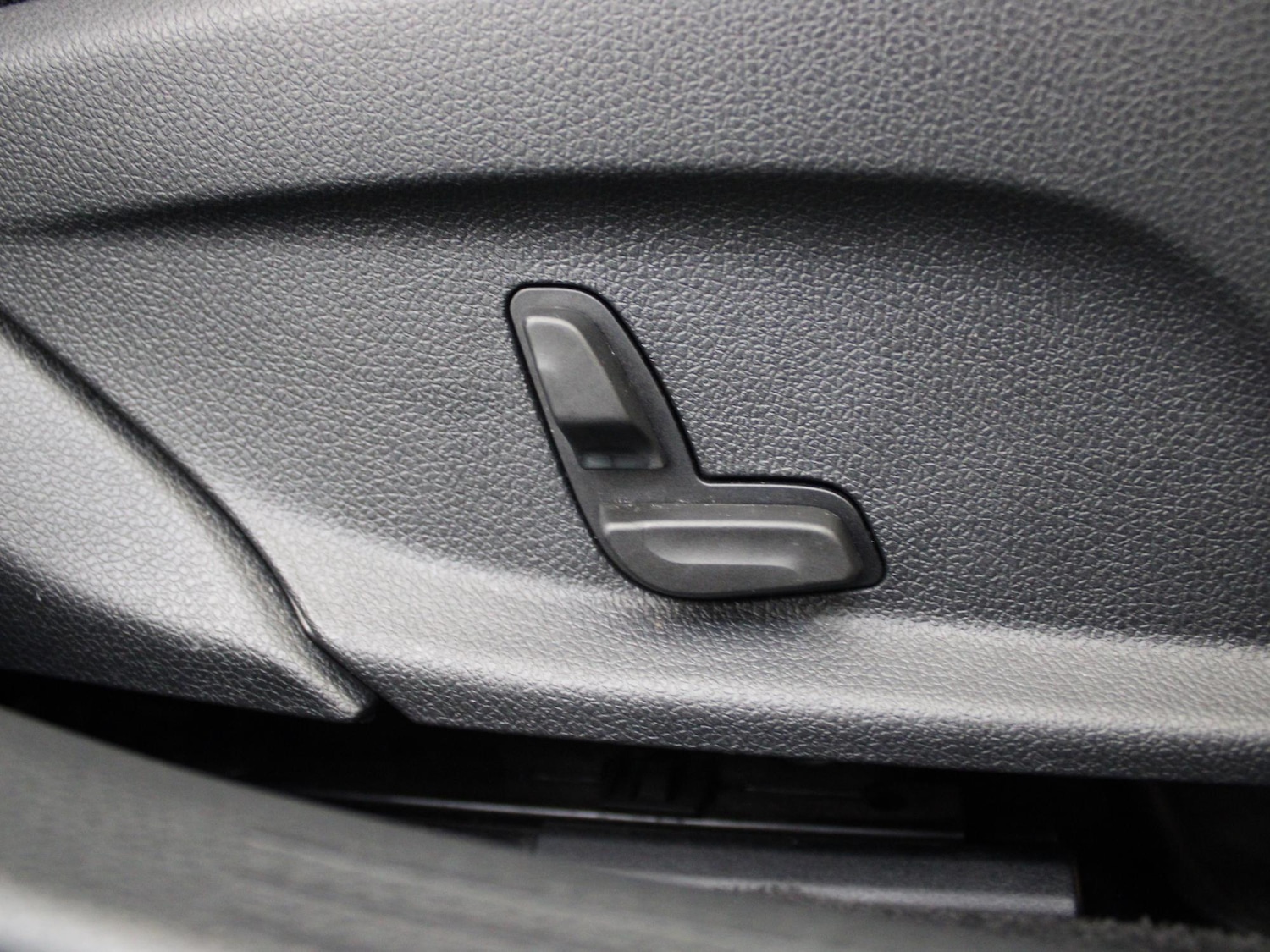 Used Mercedes-Benz C Class 2021 for sale - 76564786: Photo 11