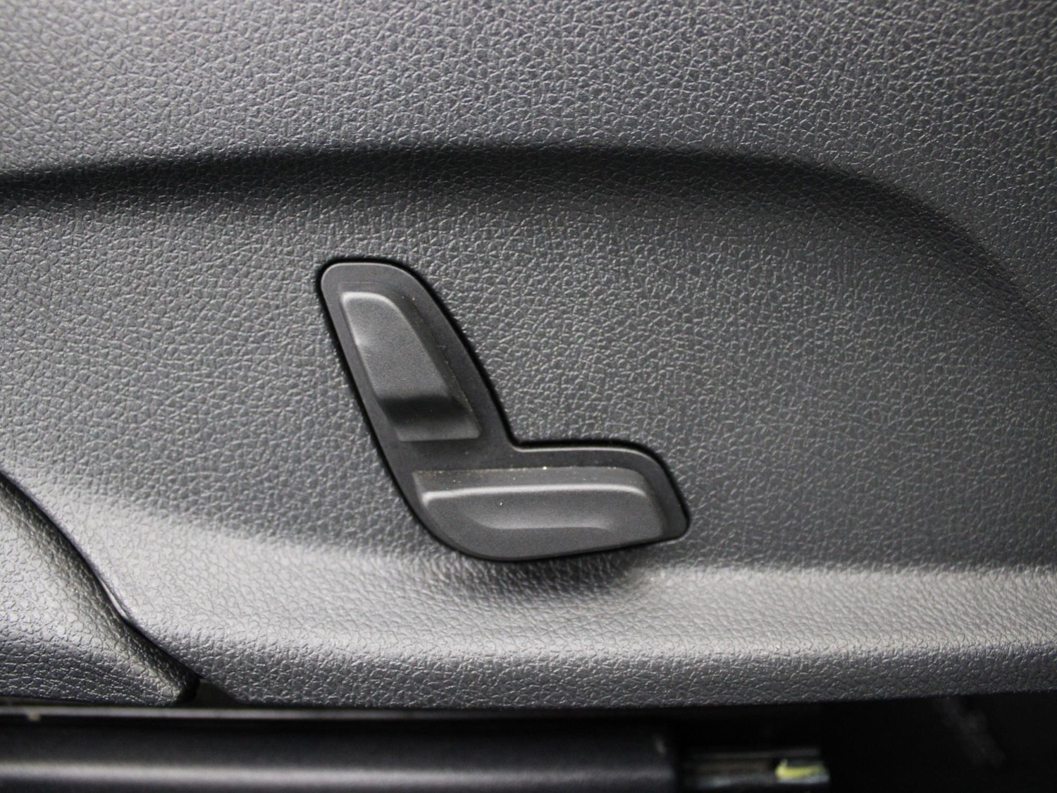 Used Mercedes-Benz GLC 2018 for sale - 77374196: Photo 11