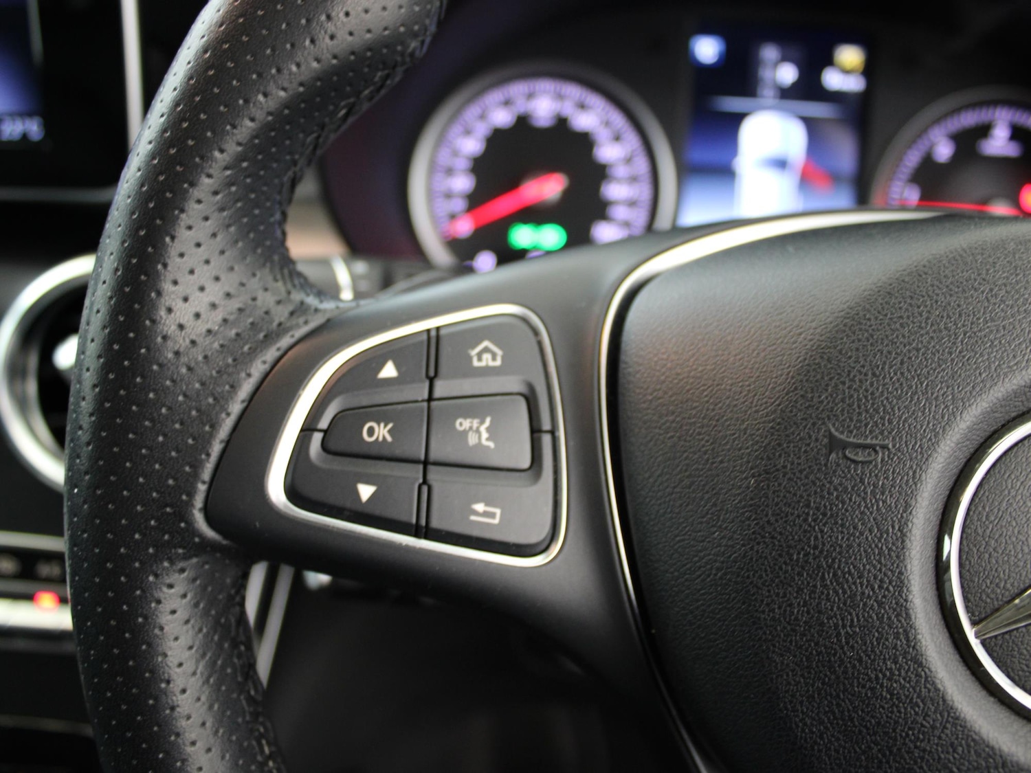 Used Mercedes-Benz GLC 2018 for sale - 77374196: Photo 38