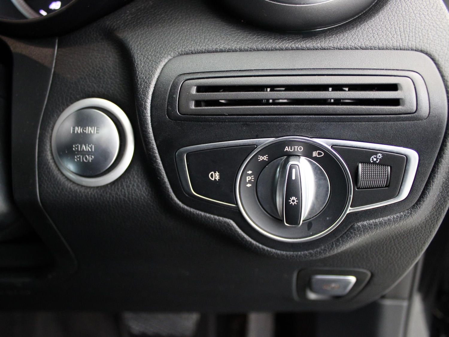 Used Mercedes-Benz GLC 2018 for sale - 77374196: Photo 42