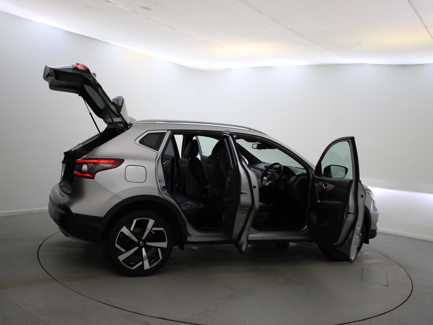 Used Nissan Qashqai 2017 for sale - 77480728: Photo 31