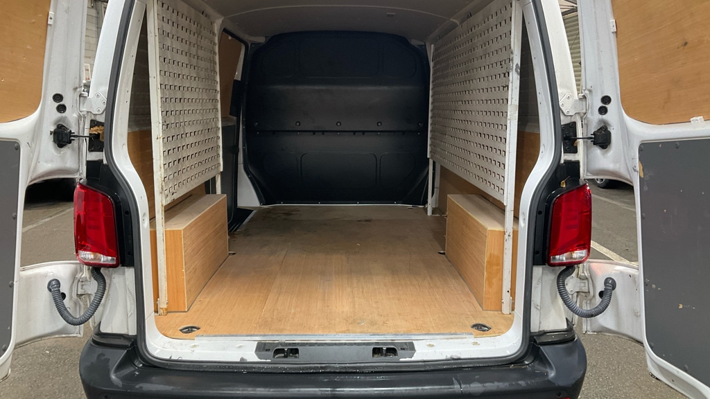 Used Volkswagen Transporter 2021 for sale - 77158924: Photo 4