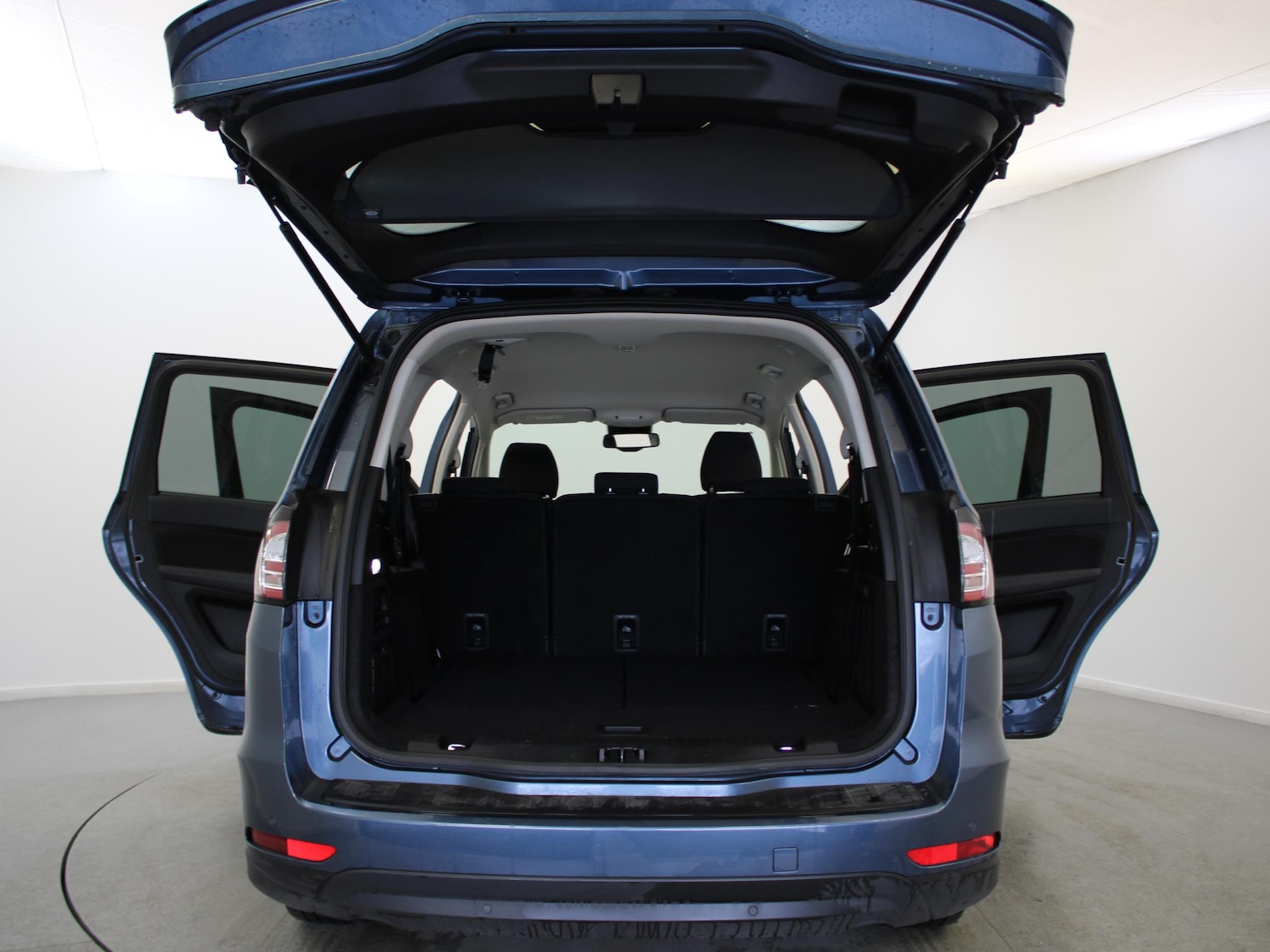 Used Ford Galaxy 2021 for sale - 77535244: Photo 32