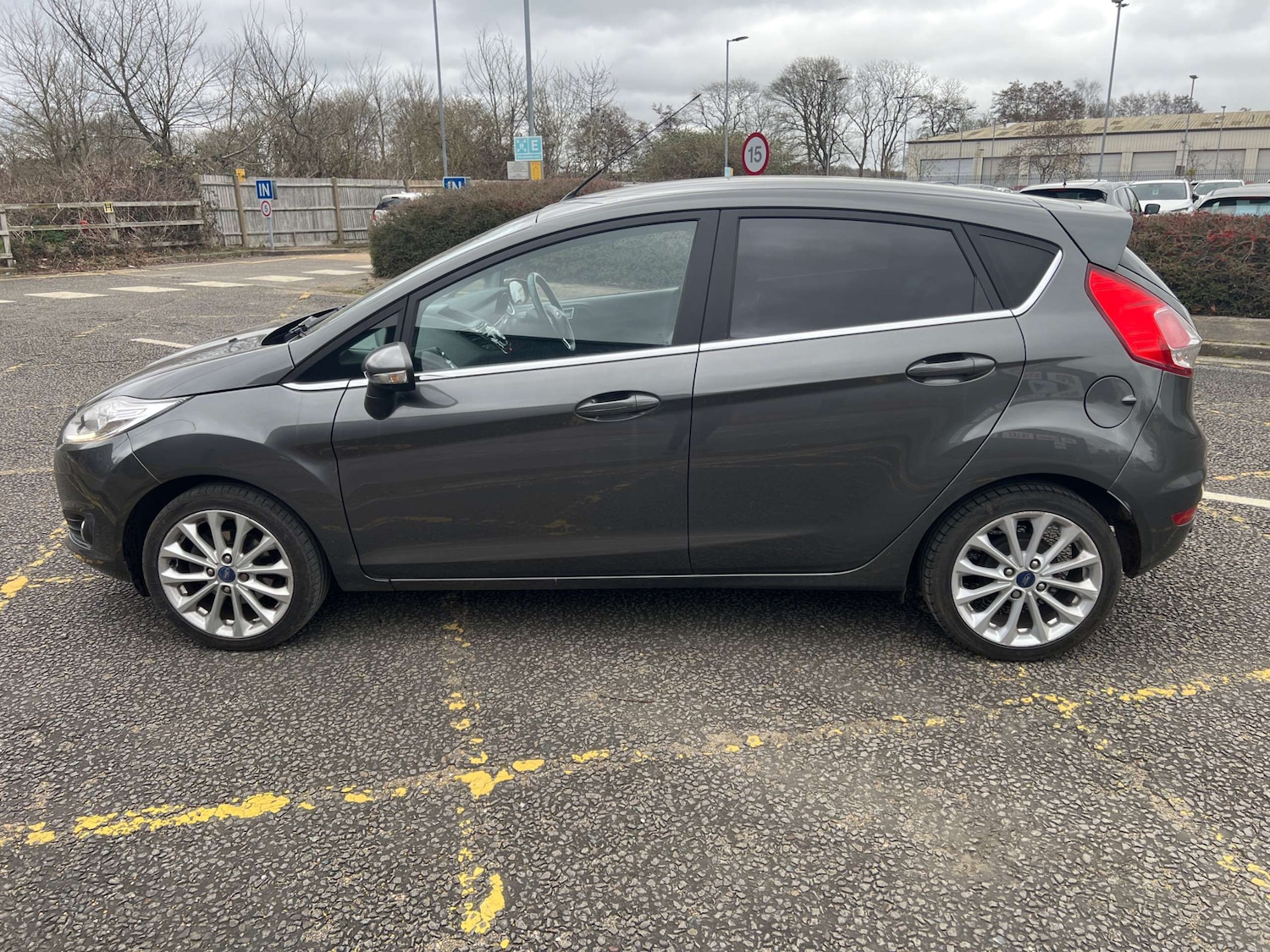 Used Ford Fiesta 2015 for sale - 77829535: Photo 3