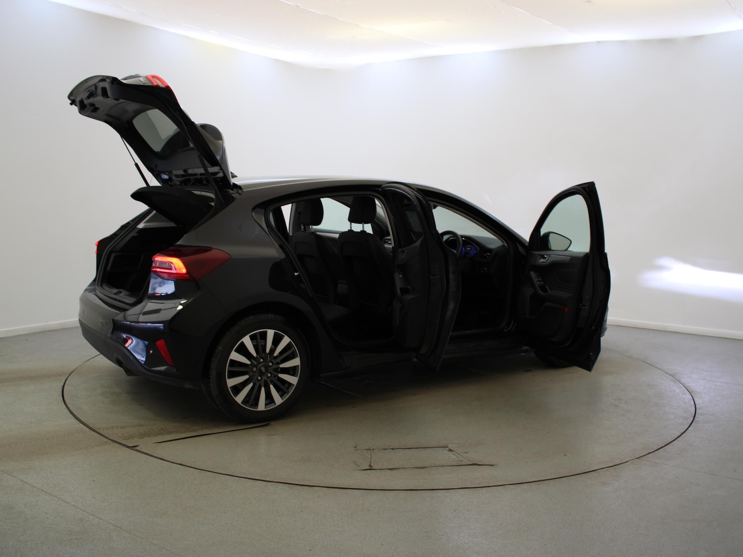 Used Ford Focus 2023 for sale - 76553595: Photo 34