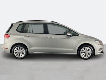 Used Volkswagen Golf SV 2018 for sale - 78815516: Photo