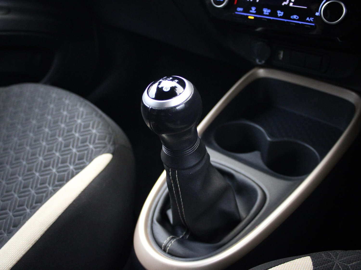 Used Toyota Aygo X 2023 for sale - 76594411: Photo 25