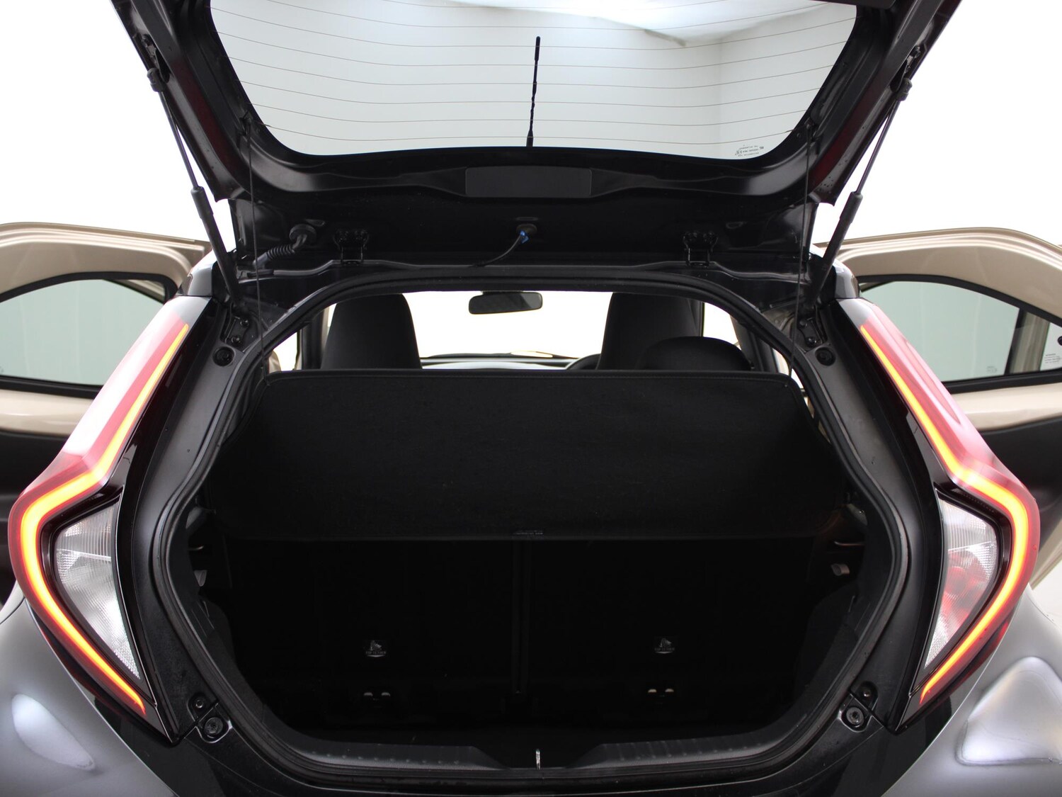 Used Toyota Aygo X 2023 for sale - 76594411: Photo 34