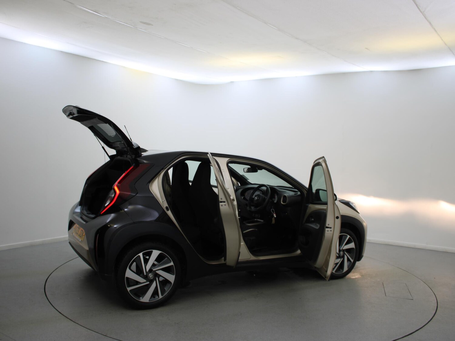 Used Toyota Aygo X 2023 for sale - 76594411: Photo 35