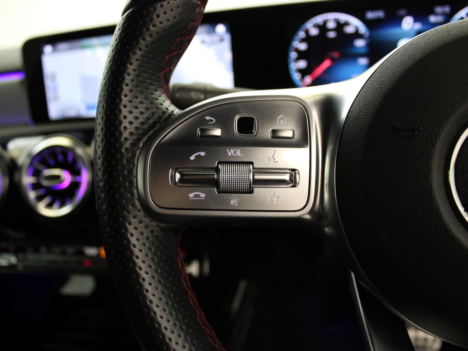 Used Mercedes-Benz A-Class 2019 for sale - 76391023: Photo 35