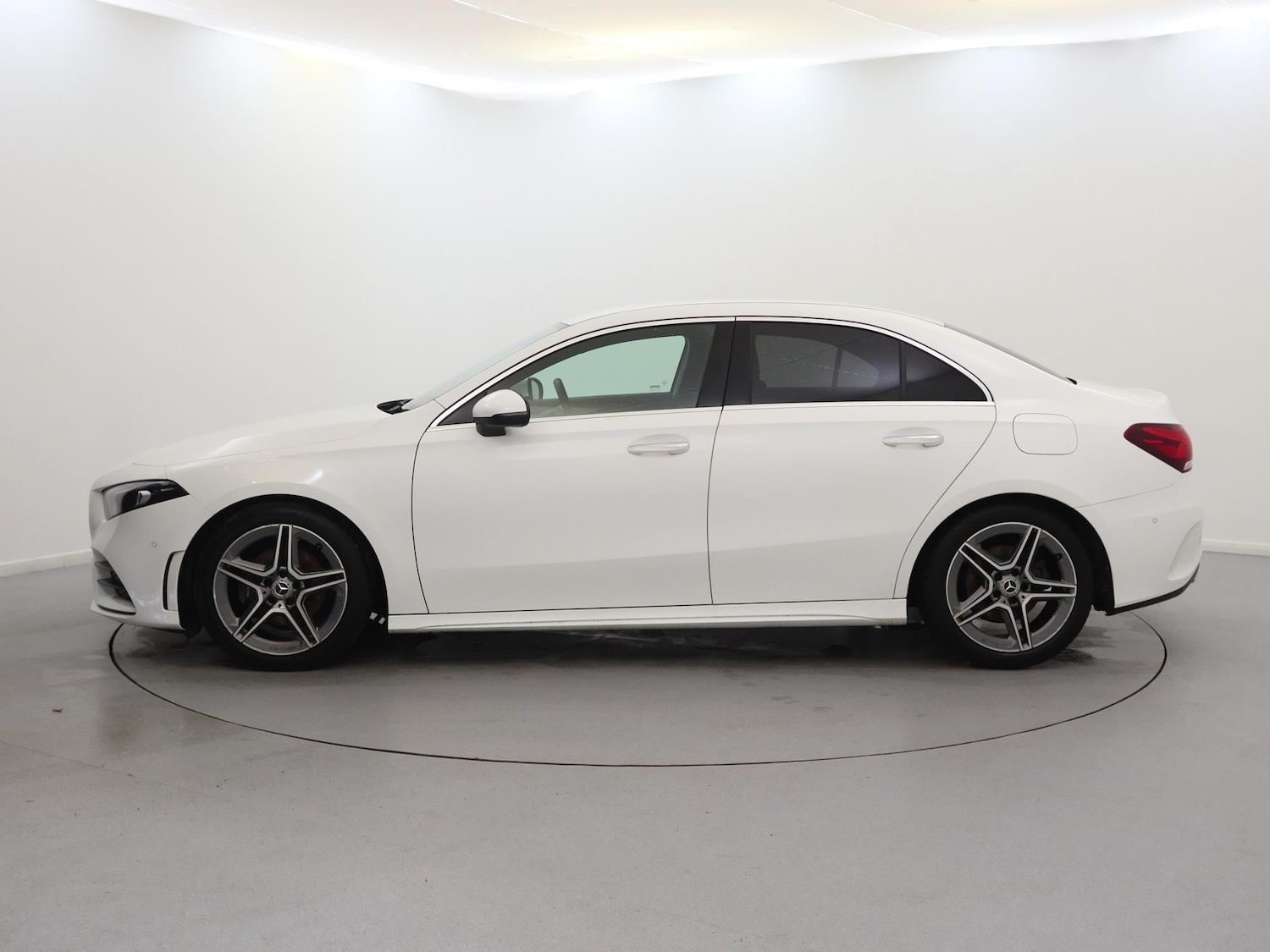 Used Mercedes-Benz A-Class 2019 for sale - 76391023: Photo 4