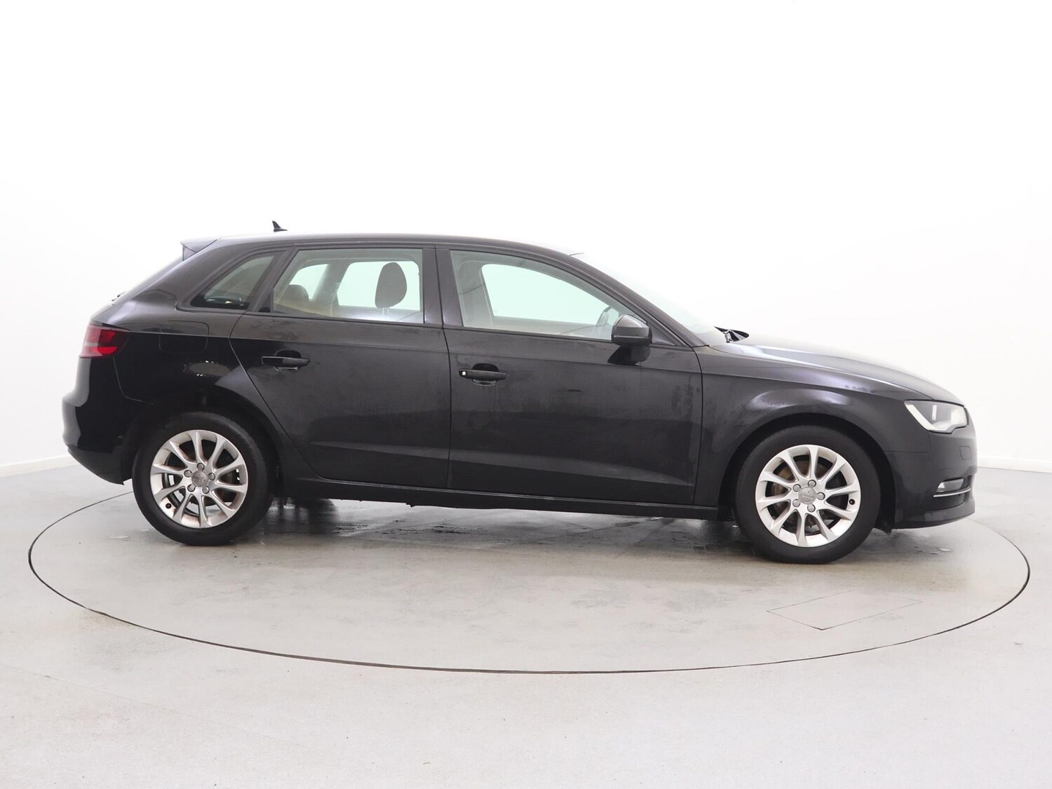 Used Audi A3 2014 for sale - 77787408: Photo 8