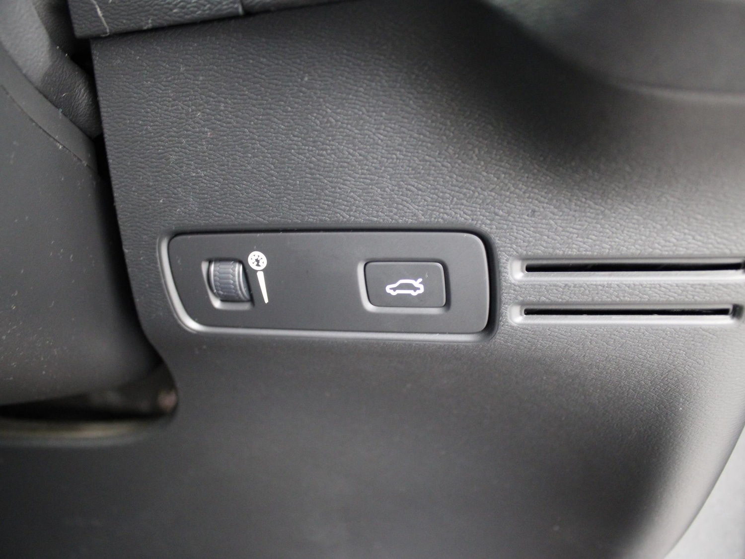 Used Volvo XC40 2020 for sale - 77294708: Photo 33