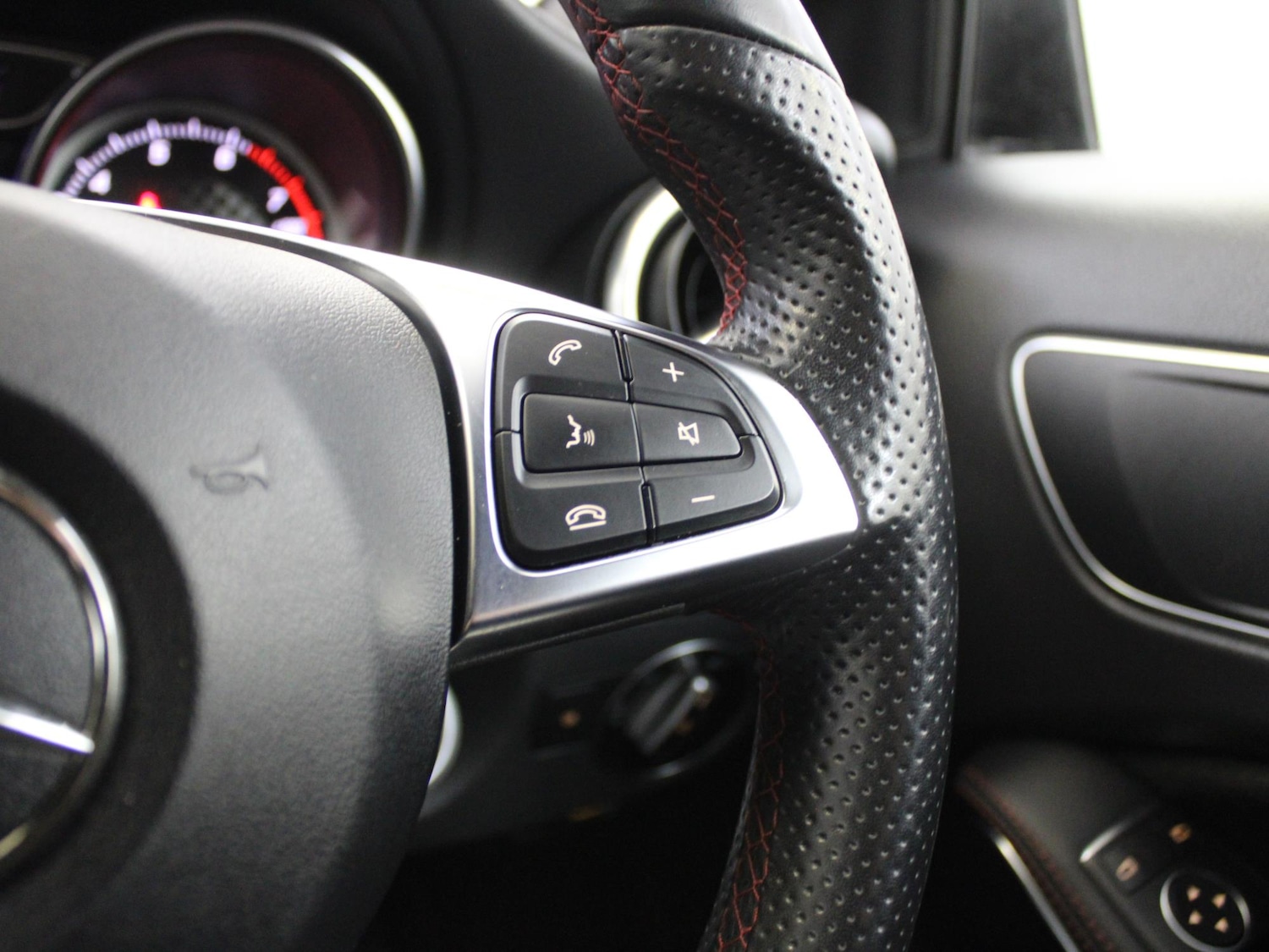 Used Mercedes-Benz A-Class 2017 for sale - 76564745: Photo 40