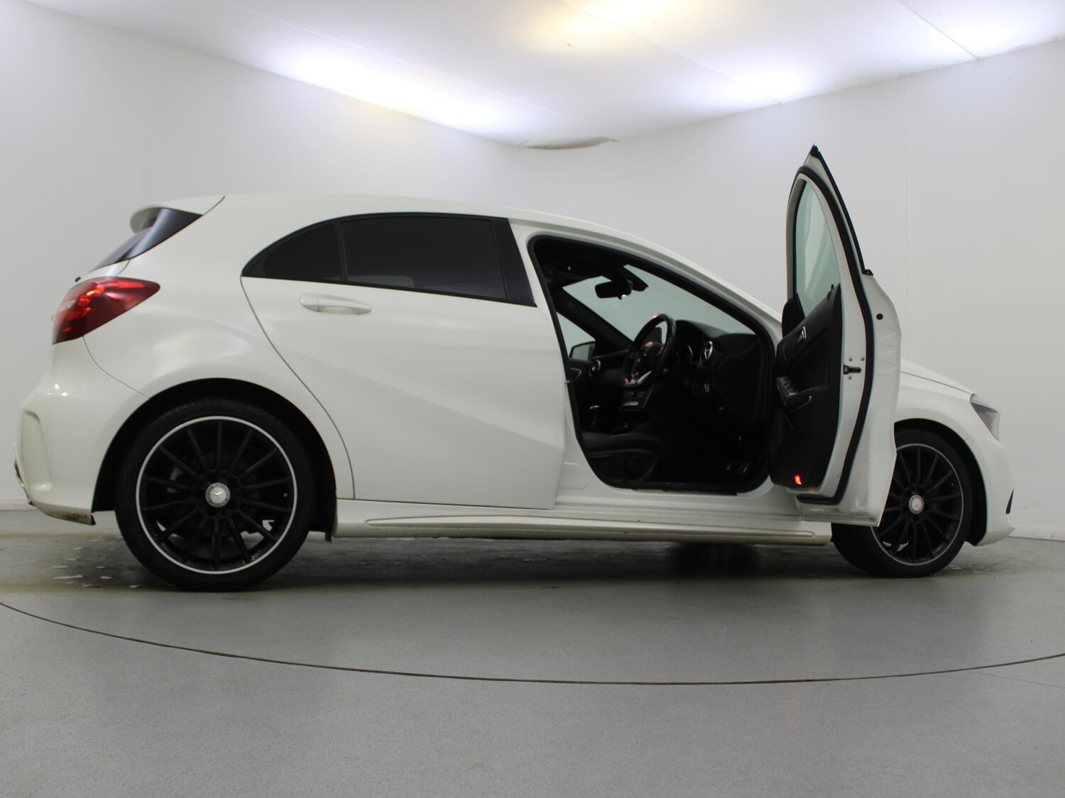 Used Mercedes-Benz A-Class 2017 for sale - 76564745: Photo 57