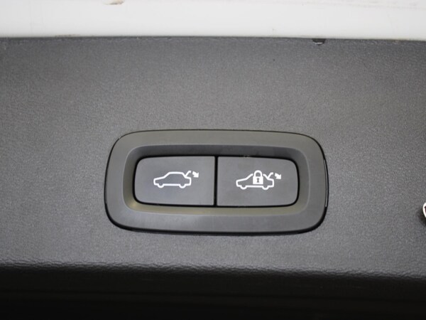 Used Volvo XC40 2021 for sale - 74950878: Photo 31