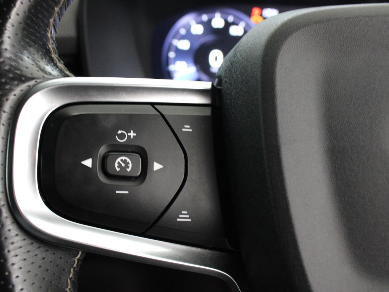 Used Volvo XC40 2019 for sale - 78122485: Photo 14