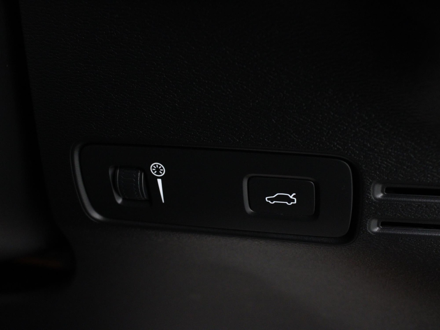 Used Volvo XC40 2019 for sale - 78122485: Photo 17