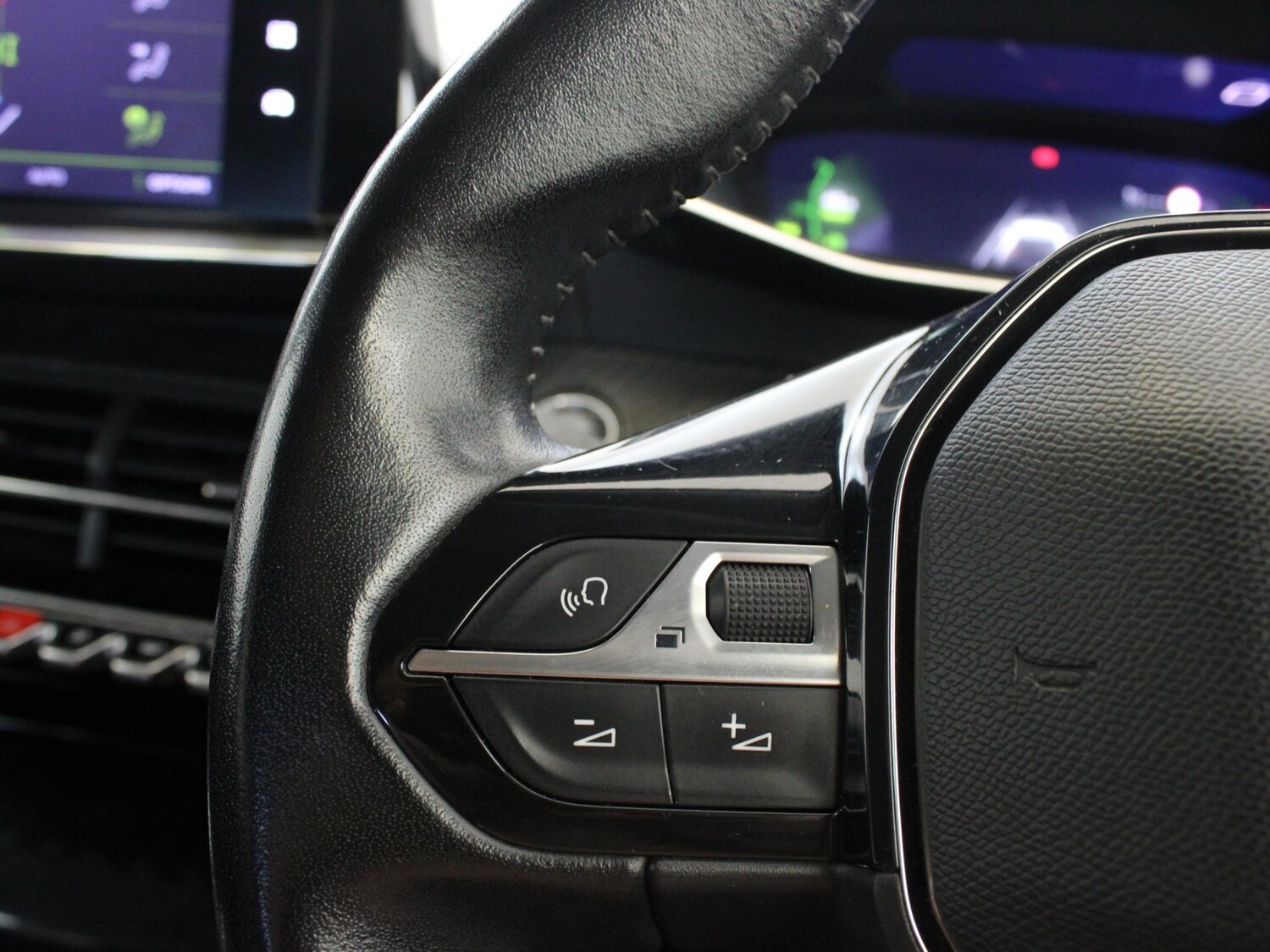 Used Peugeot 2008 2020 for sale - 76016454: Photo 15