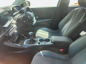 Used Peugeot 2008 2020 for sale - 76016454: Photo 4