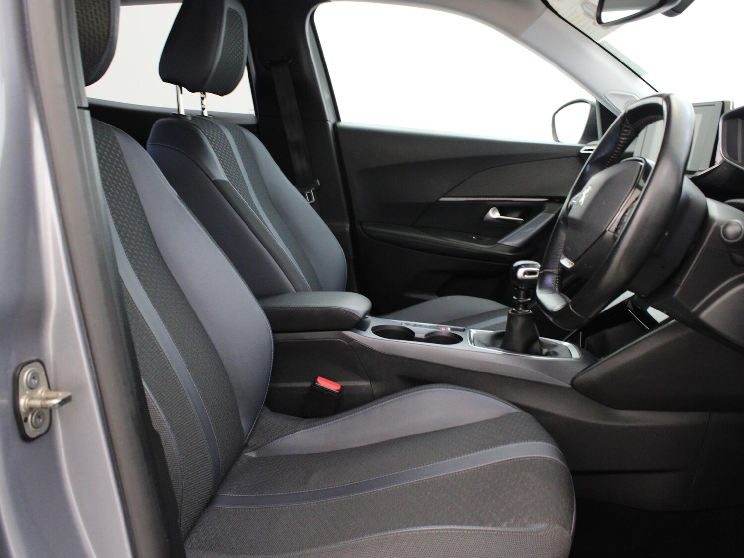 Used Peugeot 2008 2020 for sale - 76016454: Photo 9