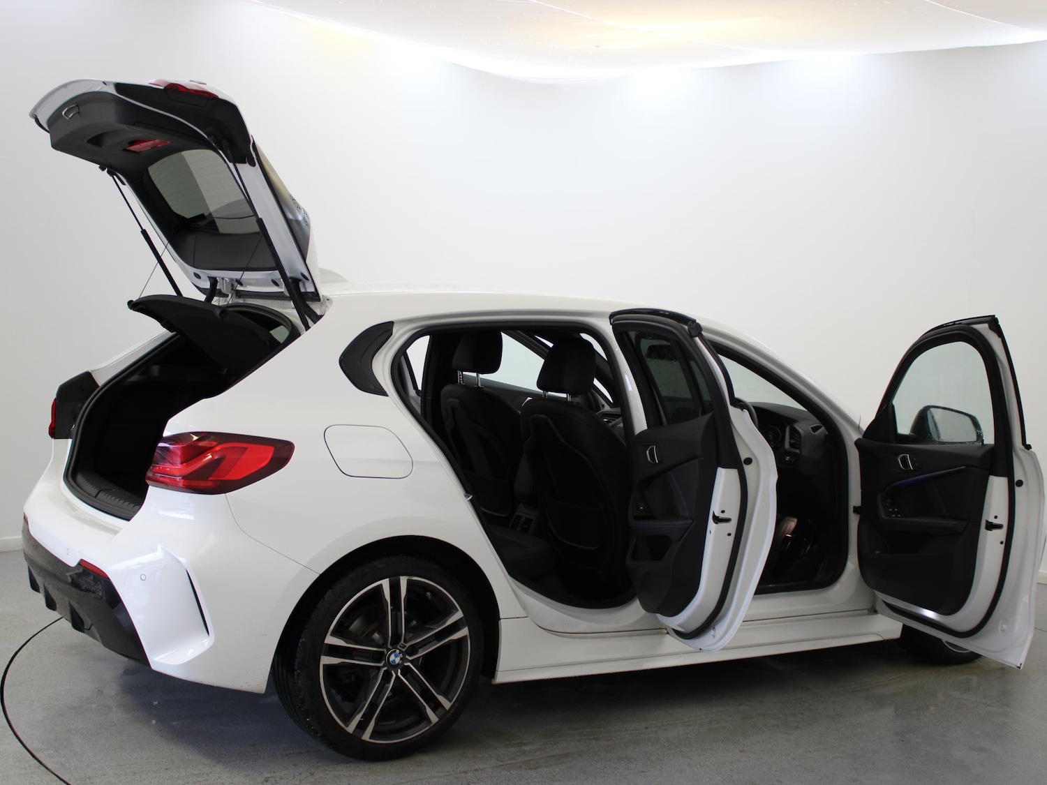 Used BMW 1 Series 2023 for sale - 76316286: Photo 30