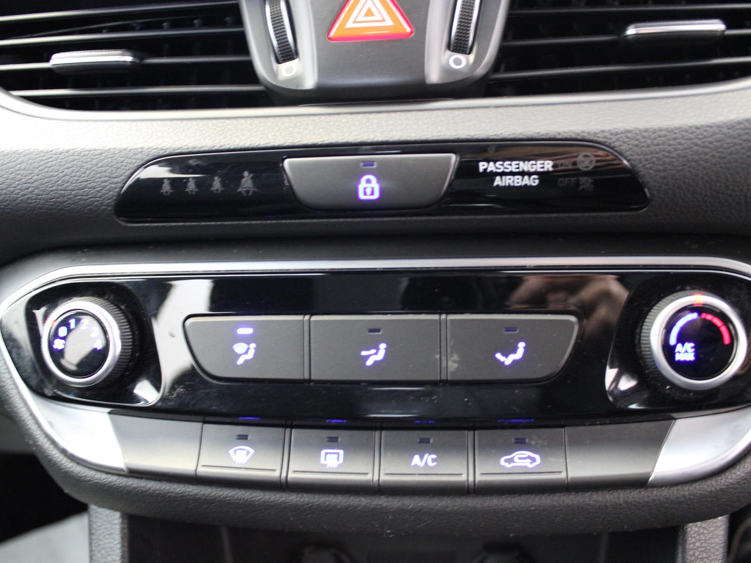 Used Hyundai i30 2018 for sale - 76411636: Photo 21