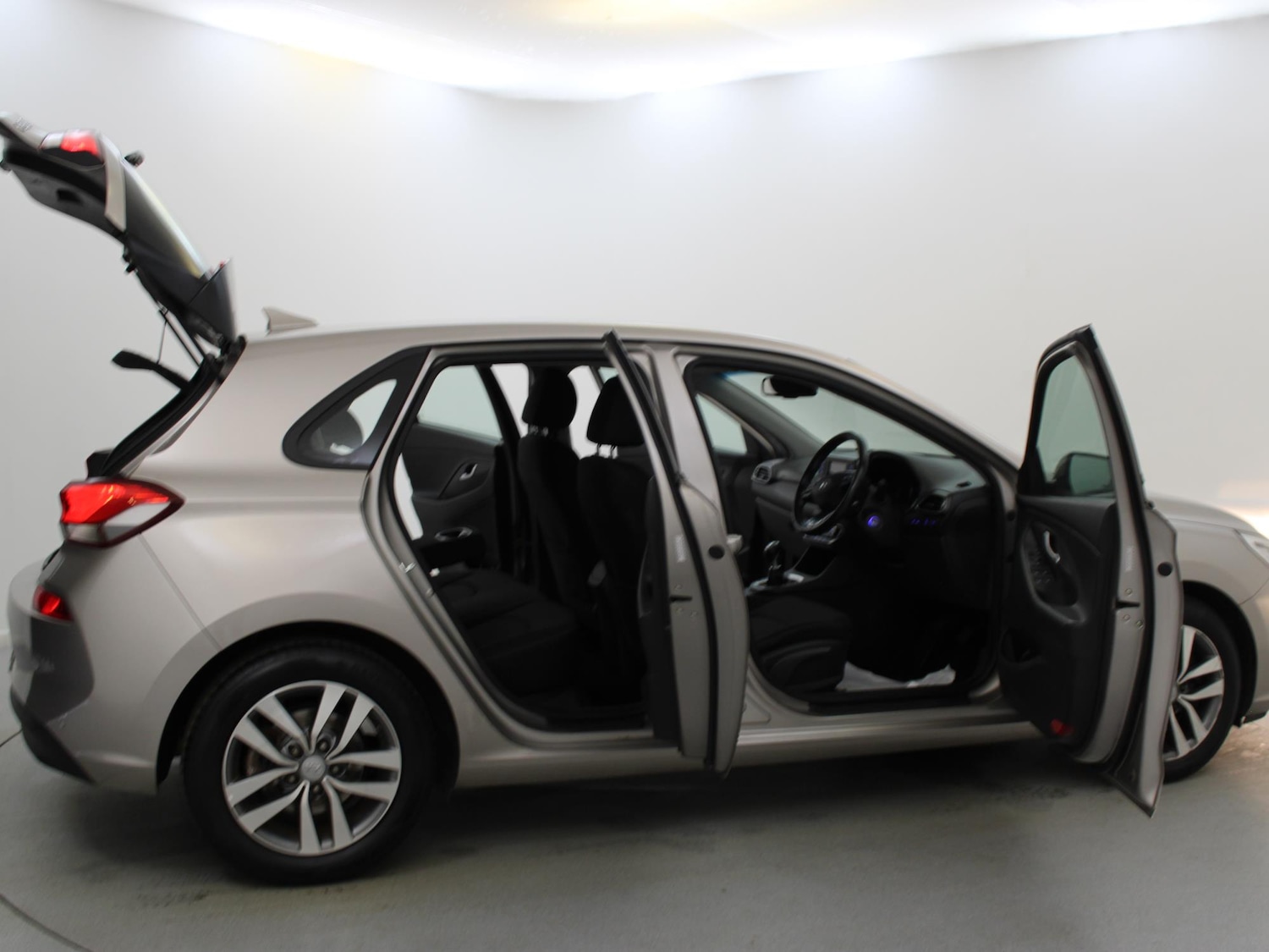 Used Hyundai i30 2018 for sale - 76411636: Photo 26