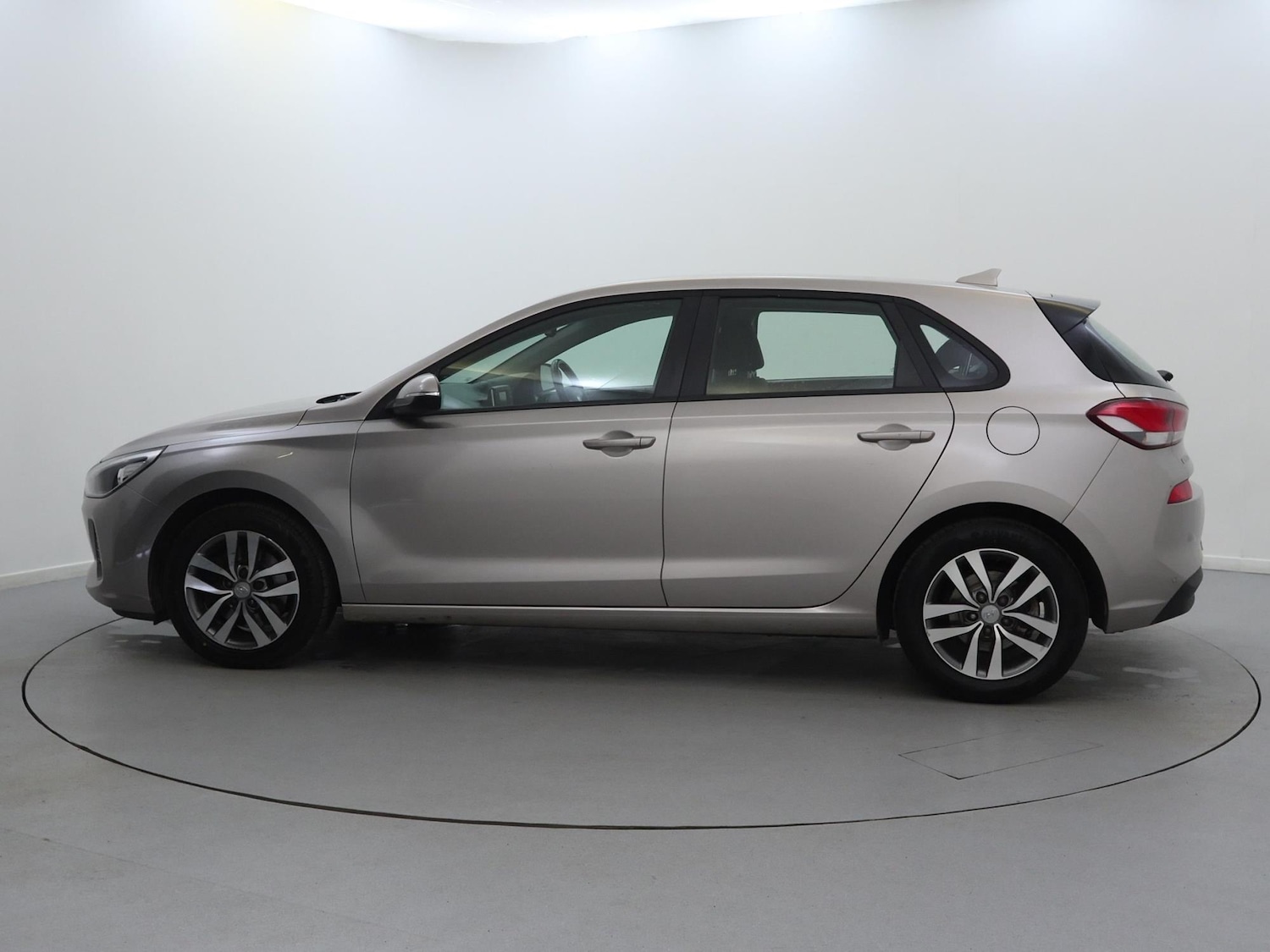 Used Hyundai i30 2018 for sale - 76411636: Photo 4